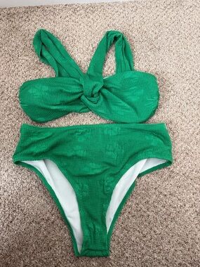 Green Textured Knot-Front Bikini Set